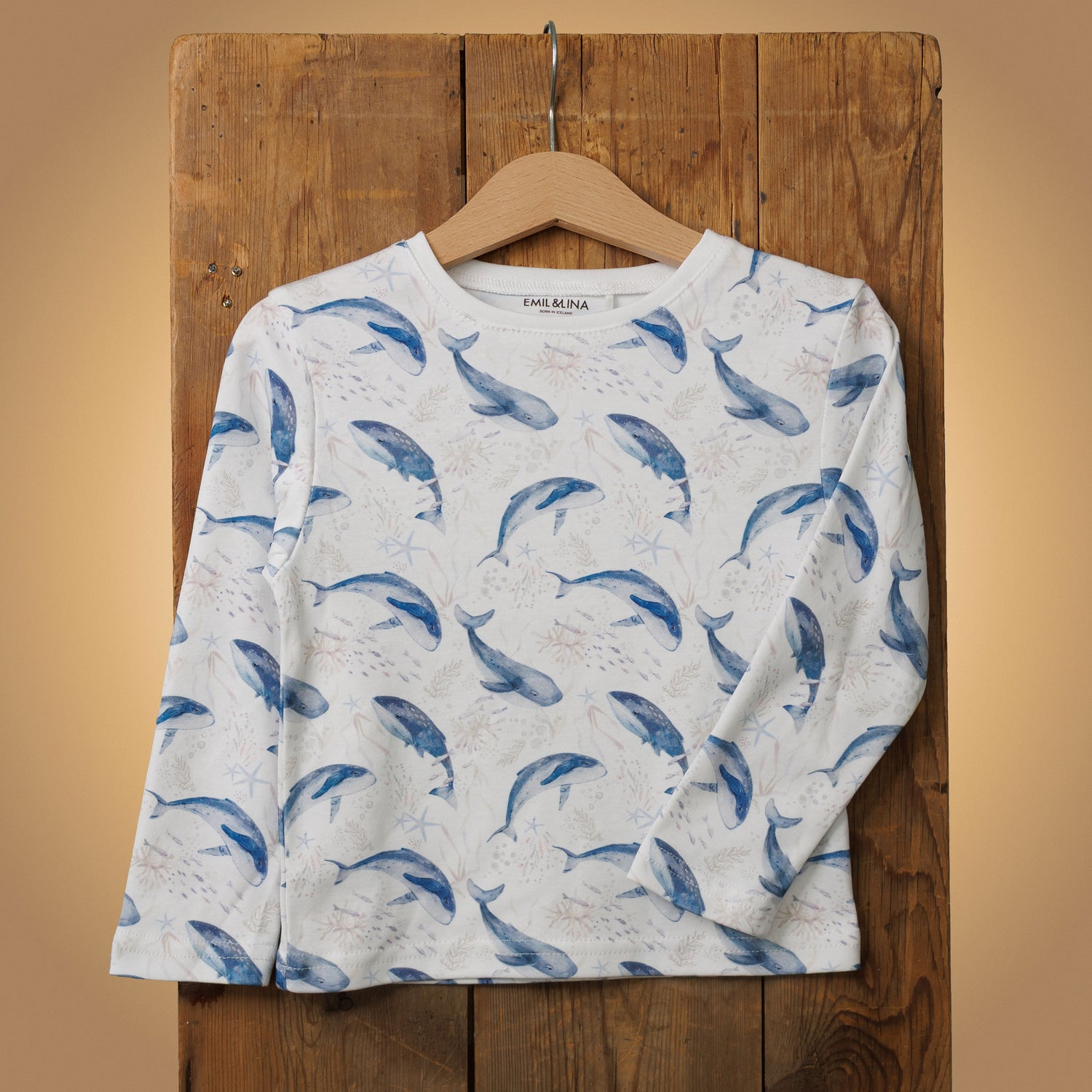 Patterned long-sleeved top