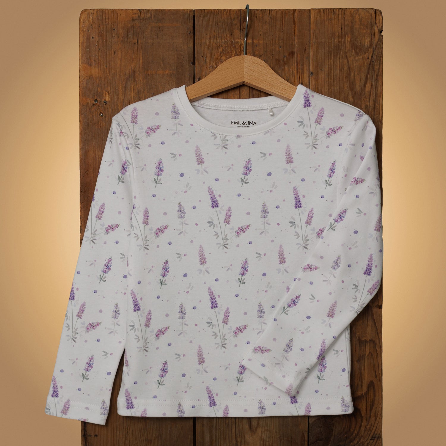 Patterned long-sleeved top