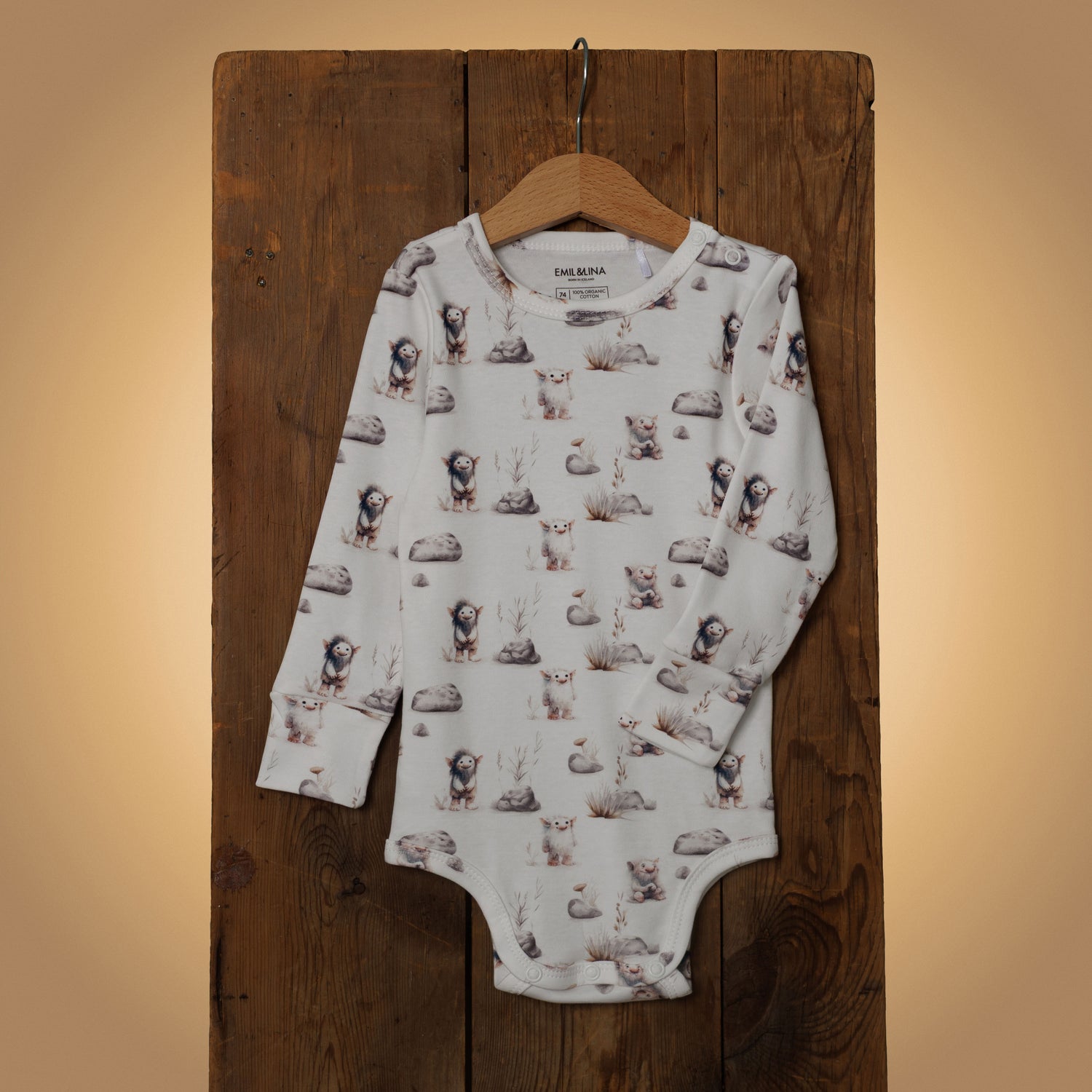 Patterned snap-button long-sleeved baby bodysuit
