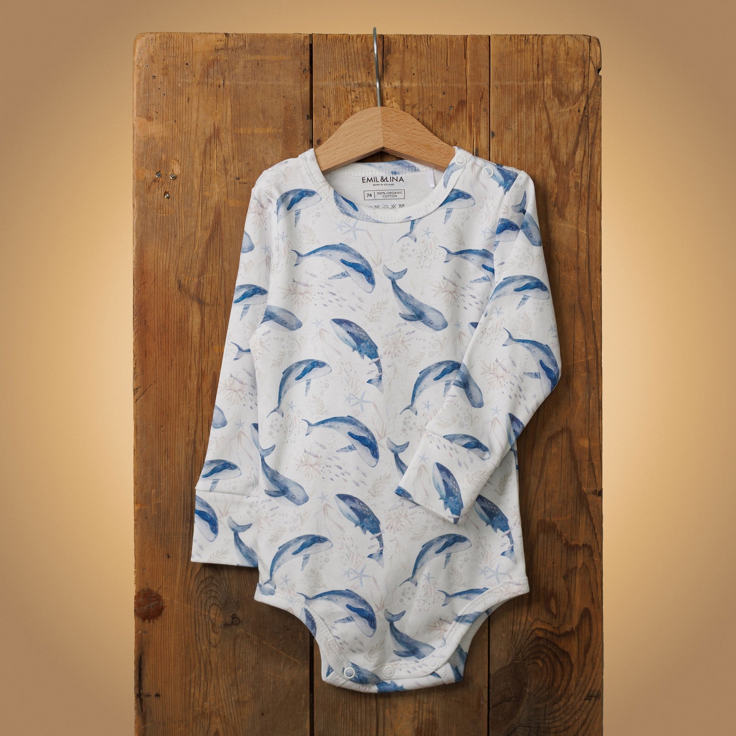 Patterned snap-button long-sleeved baby bodysuit