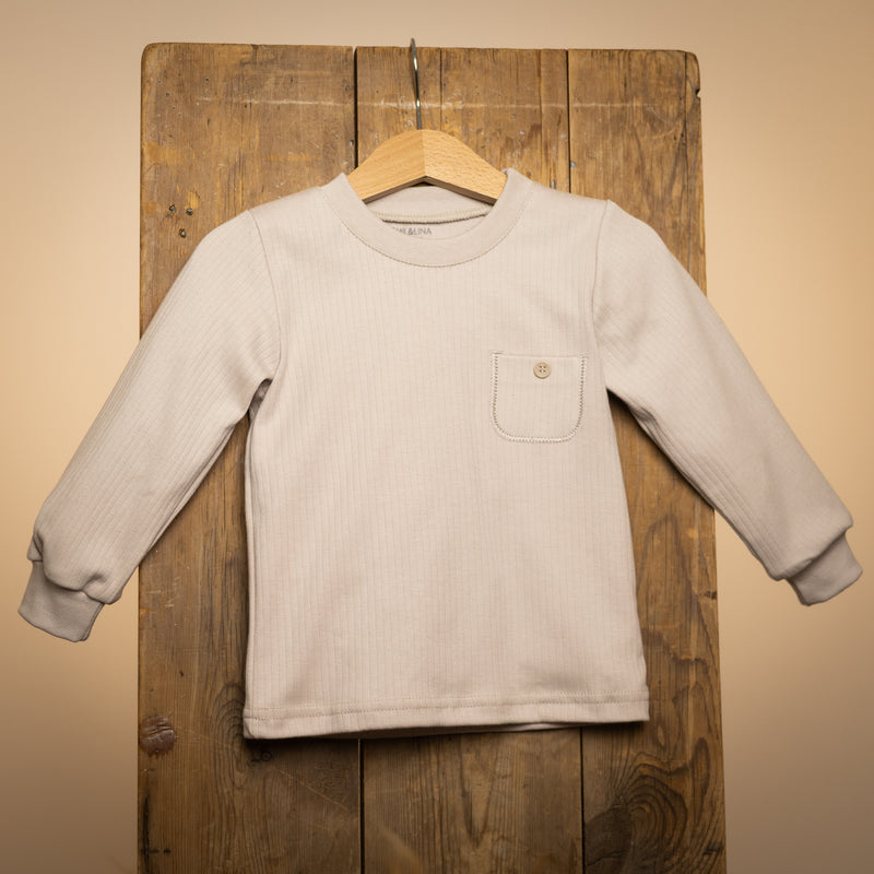 Long-sleeved pocket top