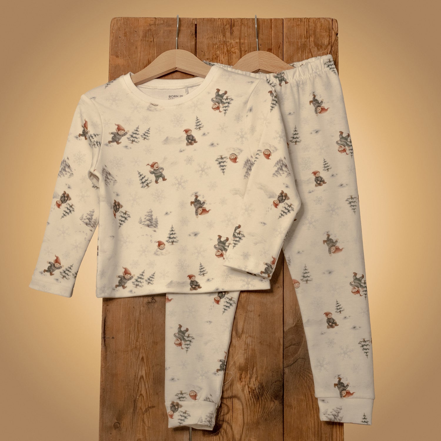 Patterned pajama set