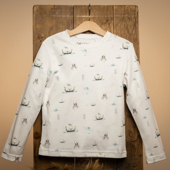 Patterned long-sleeved top