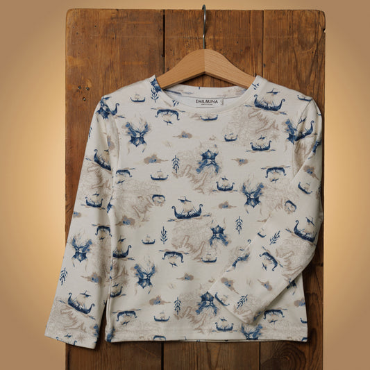 Patterned long-sleeved top