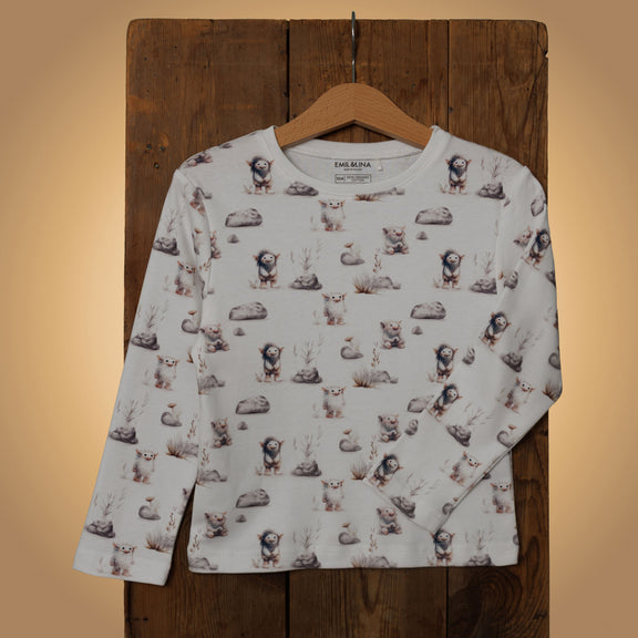 Patterned long-sleeved top