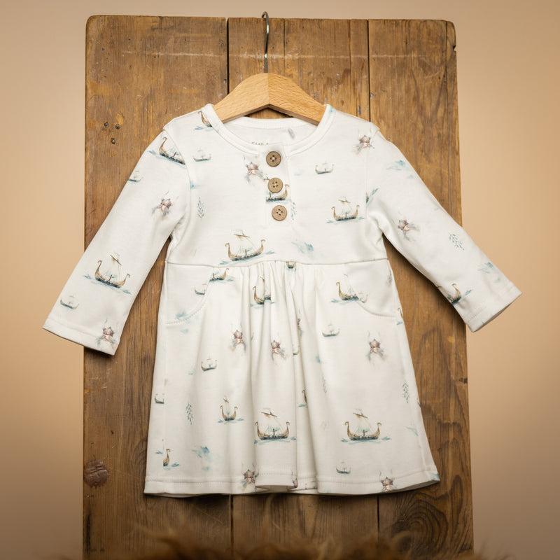 Patterned long-sleeved dress