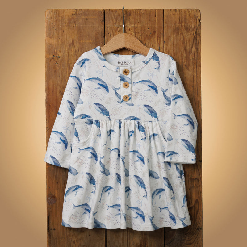 Patterned long-sleeved dress