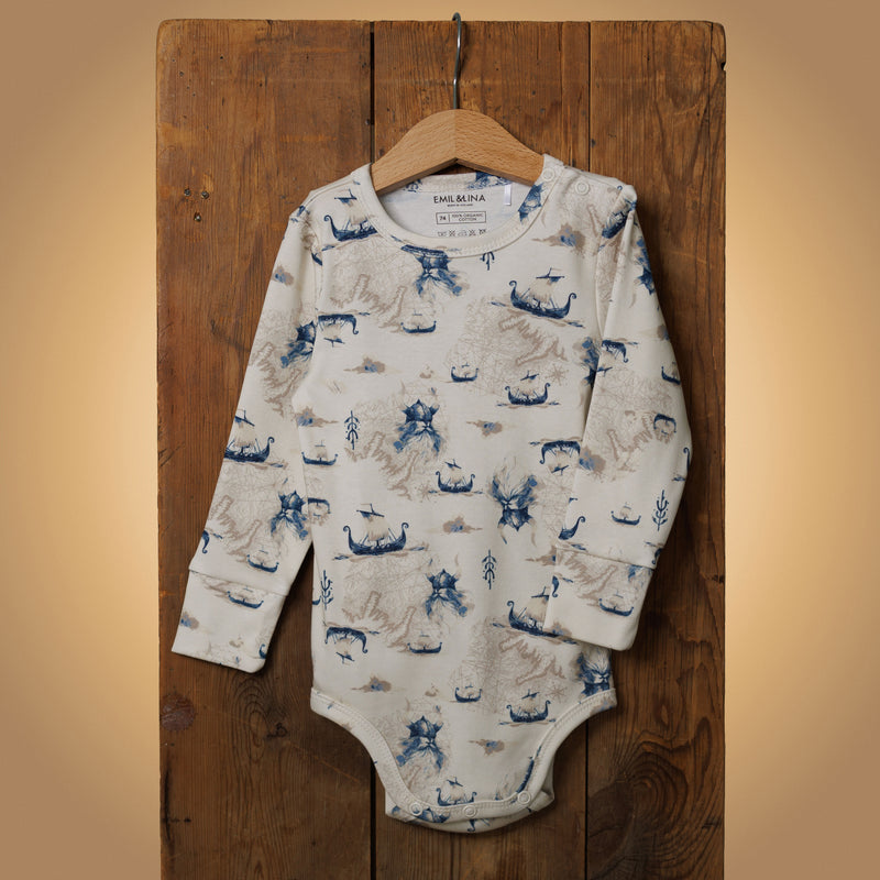 Patterned snap-button long-sleeved baby bodysuit