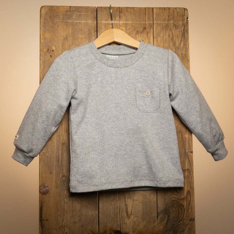 Long-sleeved pocket top