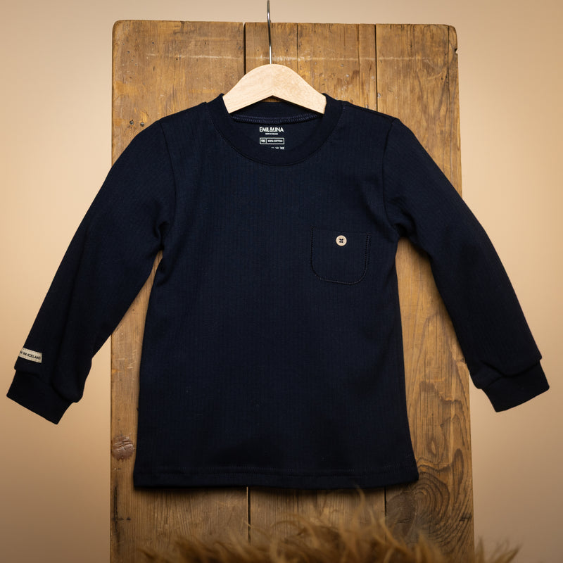 Long-sleeved pocket top