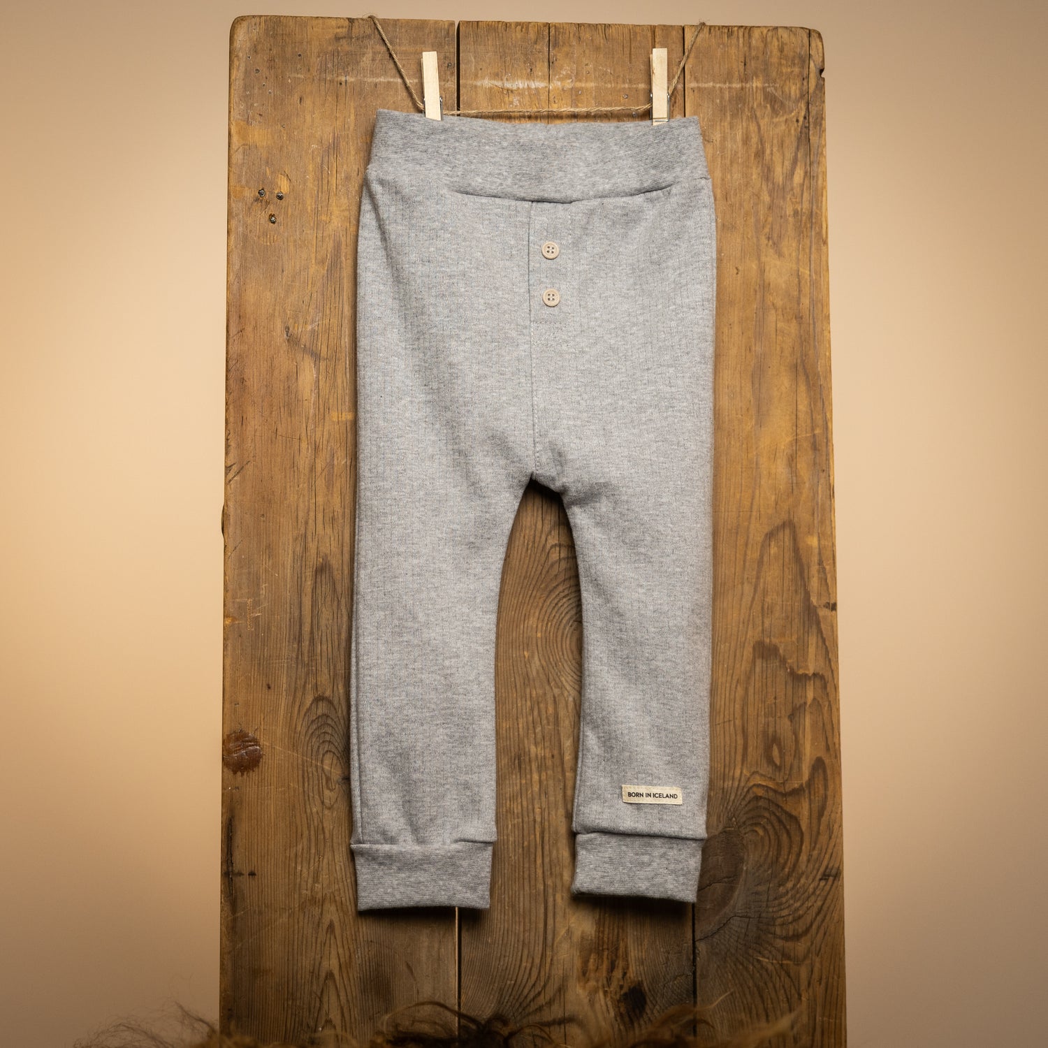 Buttoned leggings