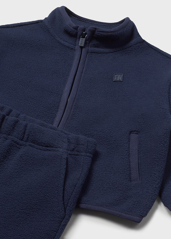 Tracksuit w/ t-shirt