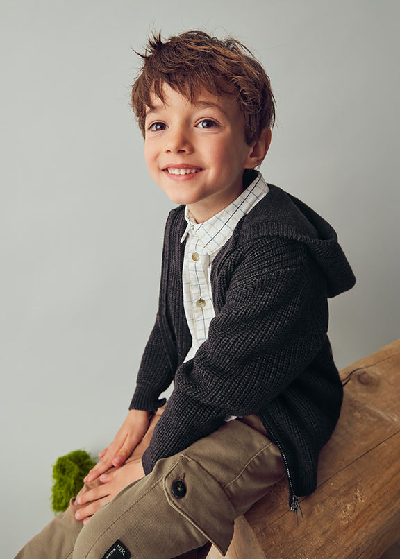 Knitting pullover with hood