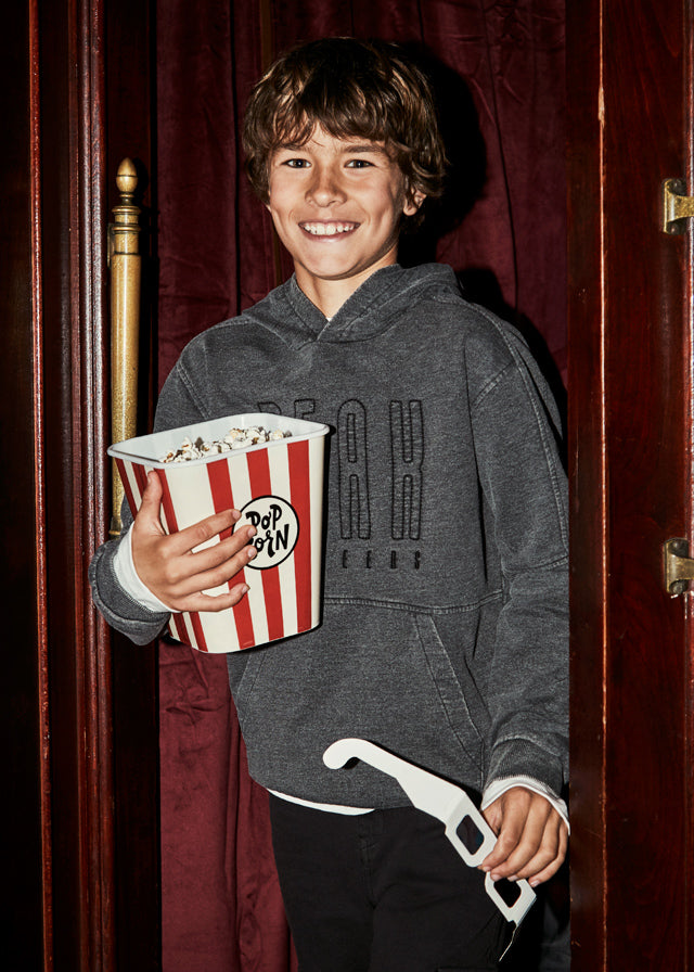 Embroidered pullover