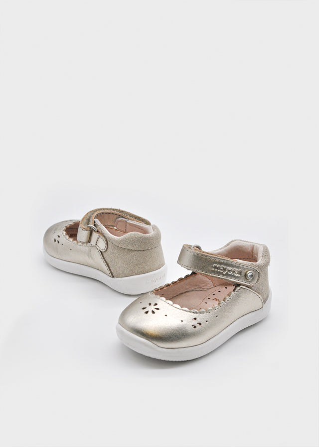 Mary jane shoes